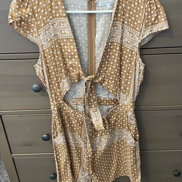 Honey colored front tie romper - Picture 1 of 1